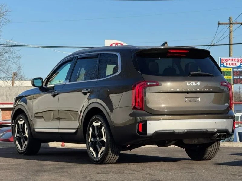 2023 Kia Telluride - Image 7 of 12