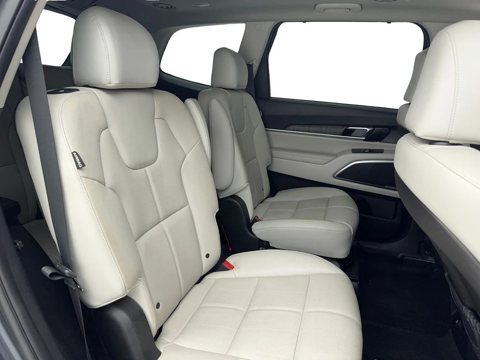 2023 Kia Telluride - Image 18 of 21