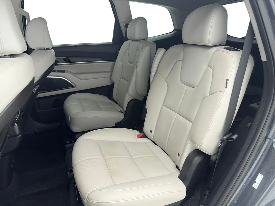 2023 Kia Telluride - Image 16 of 21