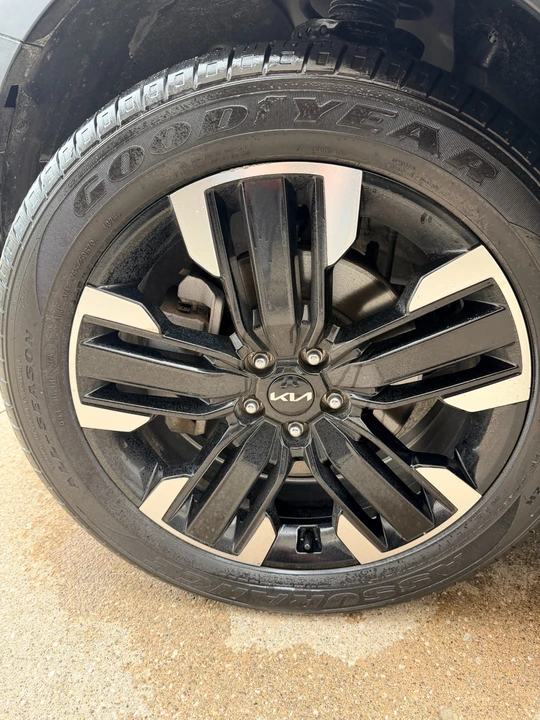 2023 Kia Telluride - Image 7 of 13