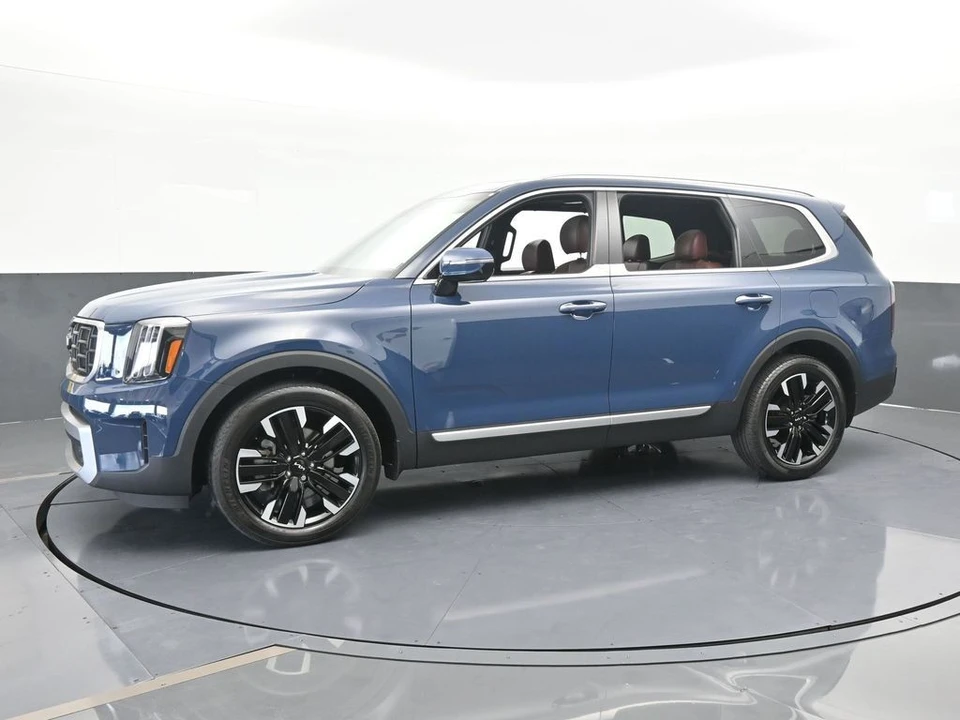 2023 Kia Telluride - Image 2 of 12