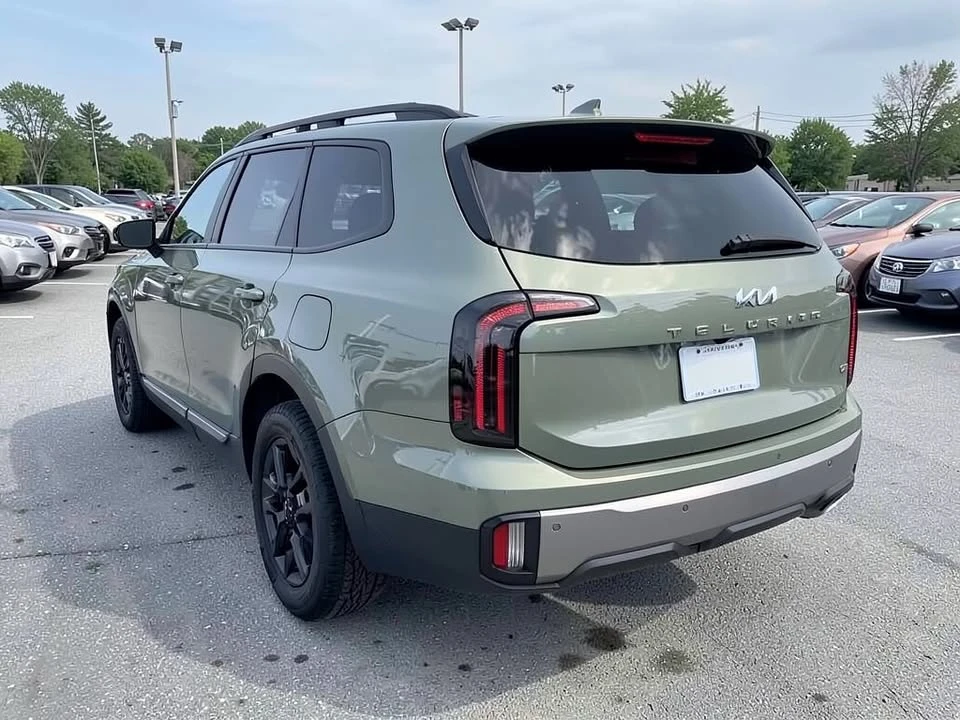 2023 Kia Telluride - Image 2 of 10