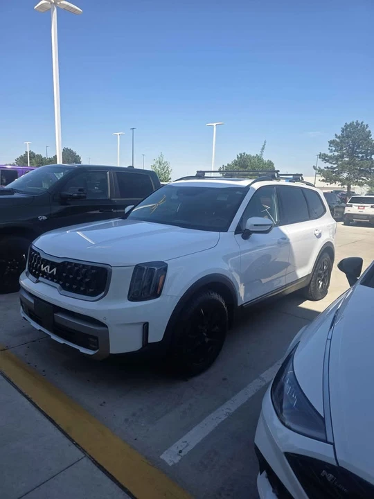 2023 Kia Telluride - Image 2 of 20
