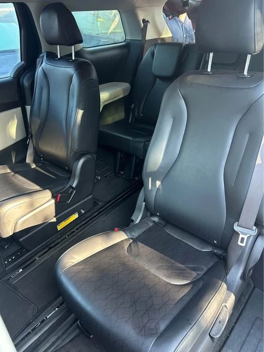 2023 Kia Carnival - Image 5 of 5