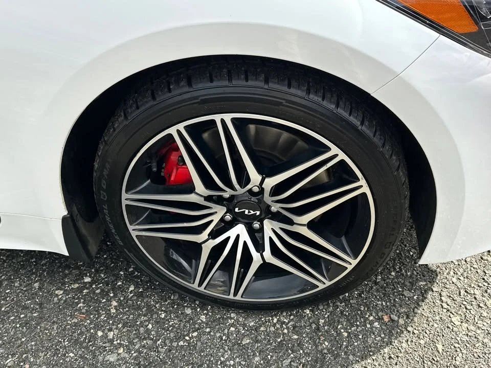 2023 Kia Stinger GT - Image 9 of 12