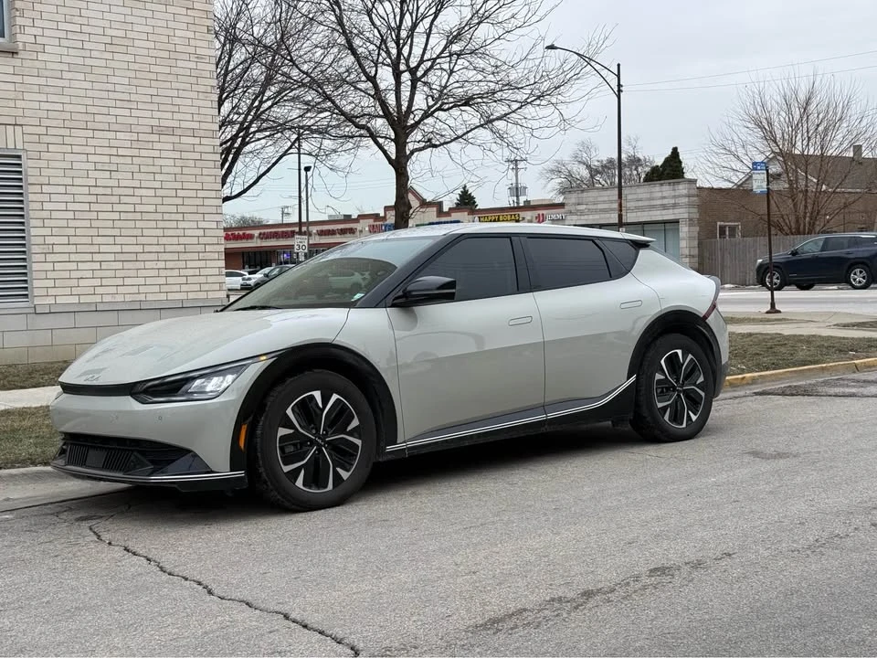 2023 Kia EV6 - Image 4 of 17