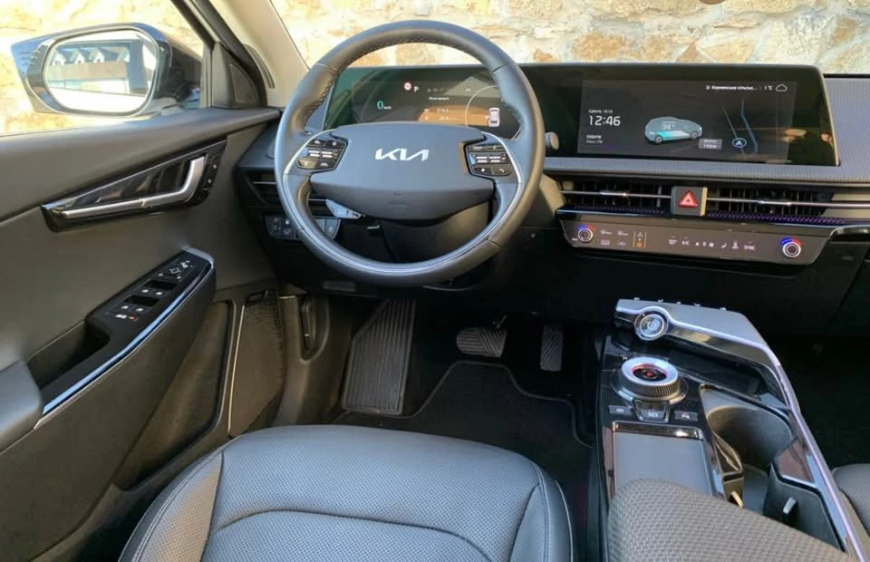 2023 Kia EV6 - Image 9 of 17