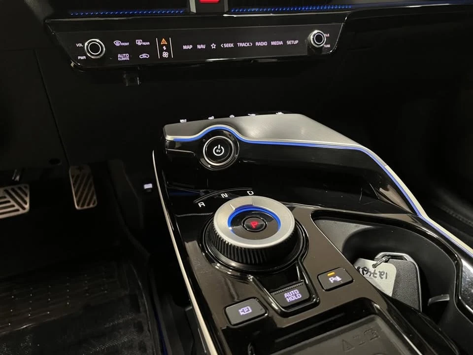2023 Kia EV6 - Image 13 of 19