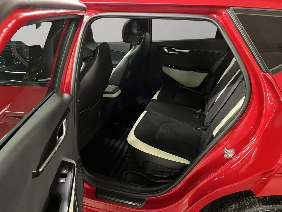 2023 Kia EV6 - Image 16 of 19