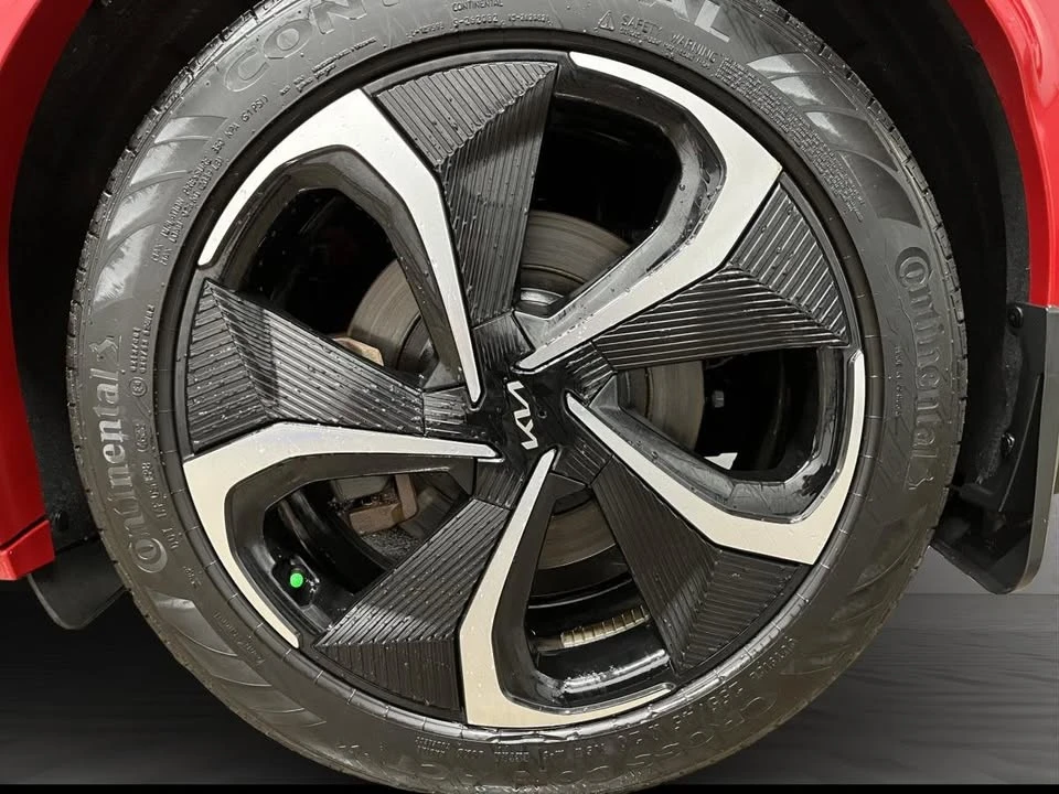 2023 Kia EV6 - Image 14 of 19