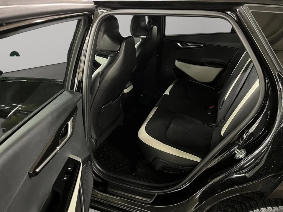 2023 Kia EV6 - Image 17 of 19