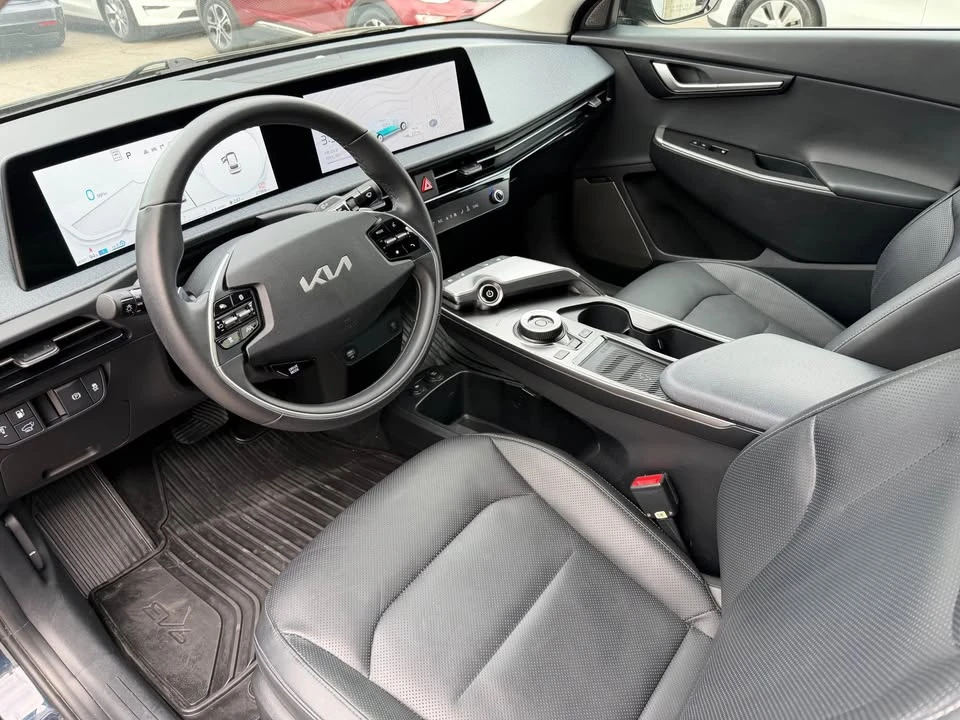 2023 Kia EV6 - Image 10 of 19