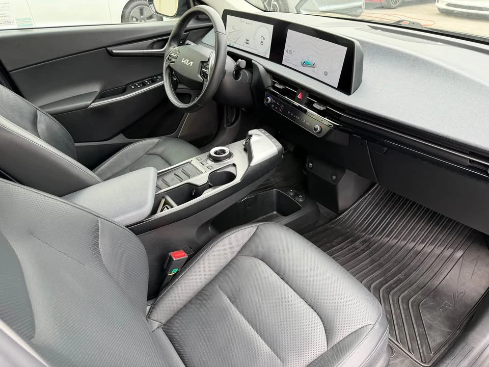 2023 Kia EV6 - Image 14 of 19