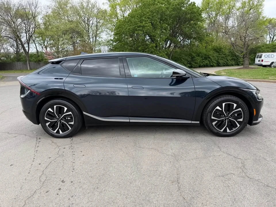 2023 Kia EV6 - Image 4 of 19