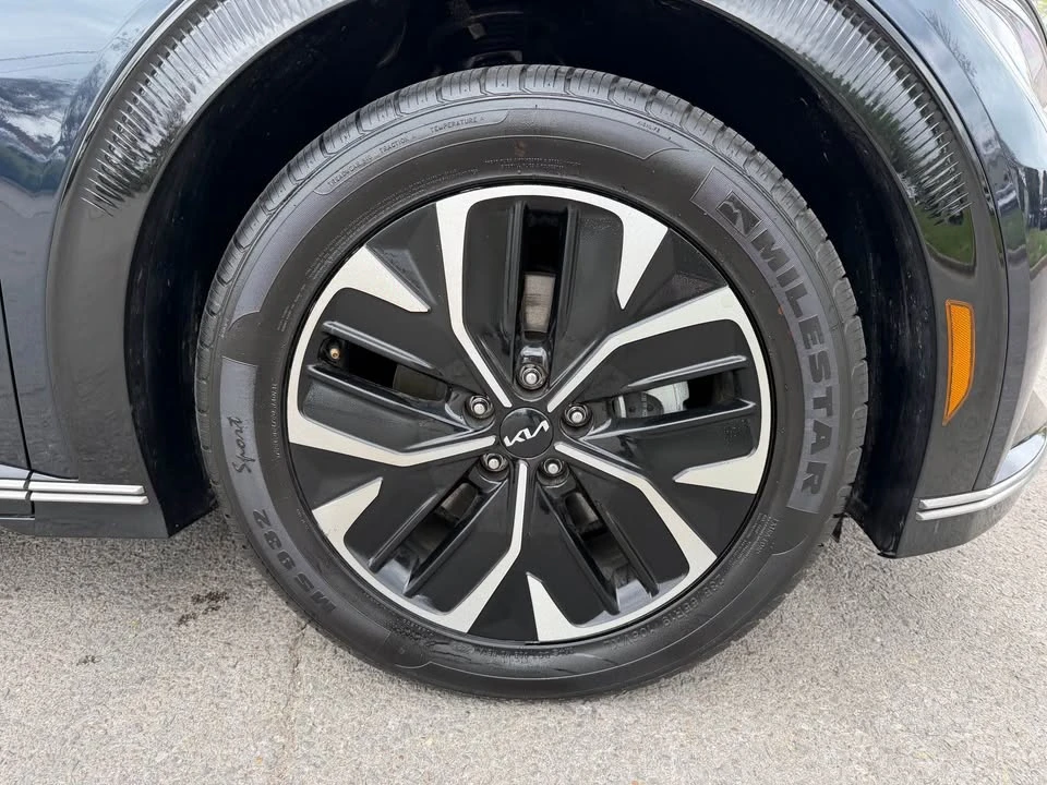 2023 Kia EV6 - Image 8 of 19