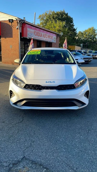 2023 Kia Forte - Image 5 of 8