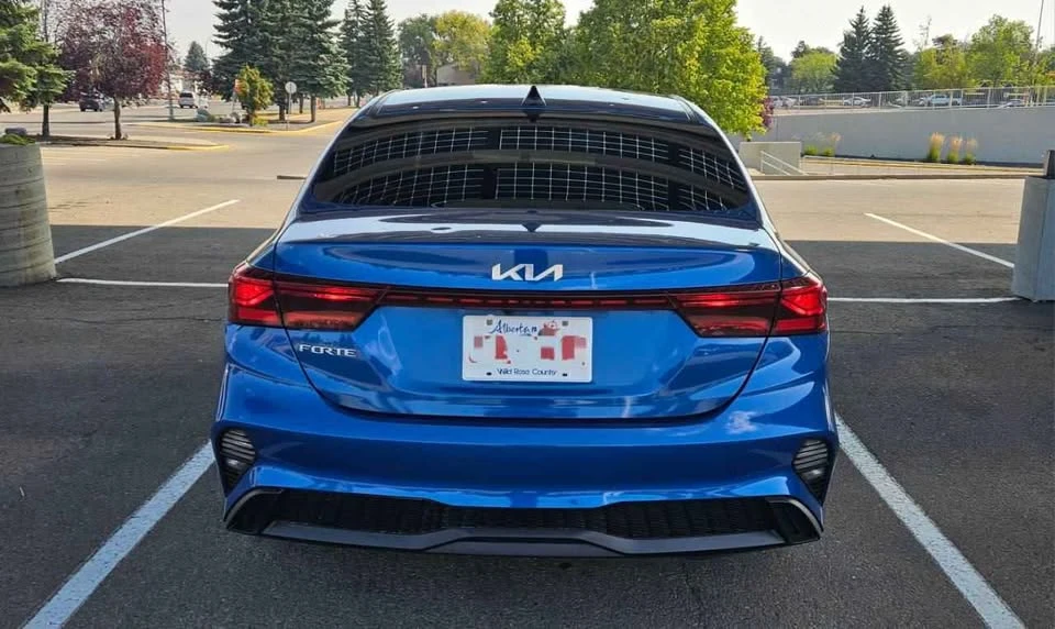 2023 Kia Forte - Image 5 of 17