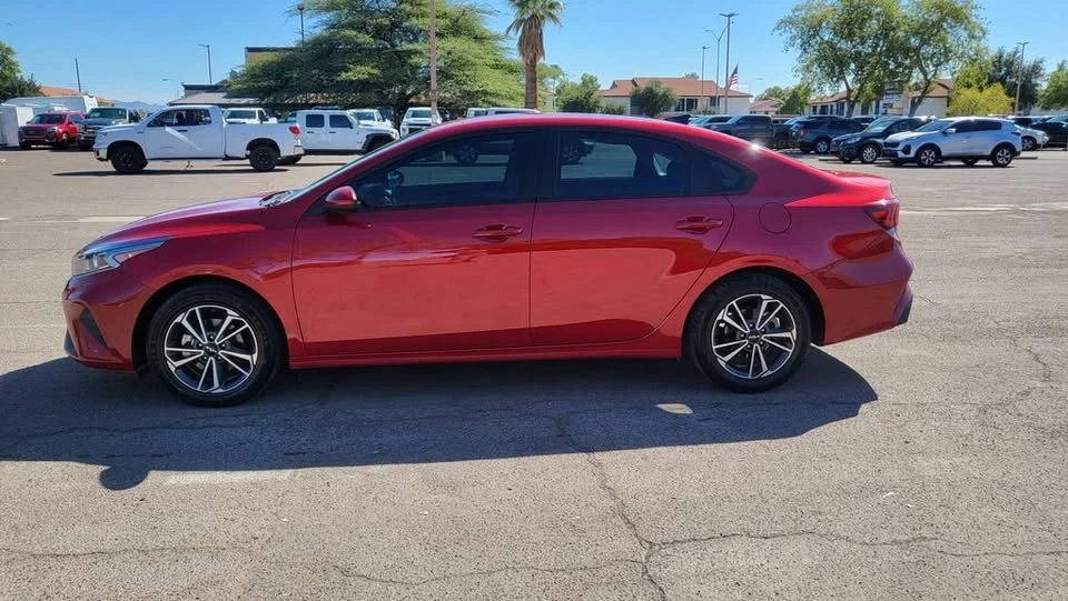 2023 Kia Forte - Image 5 of 19