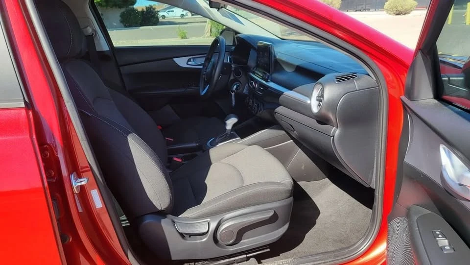2023 Kia Forte - Image 17 of 19