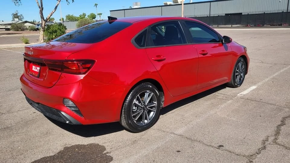 2023 Kia Forte - Image 9 of 19