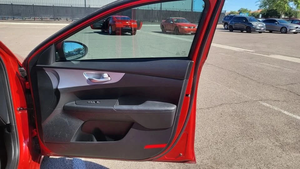 2023 Kia Forte - Image 16 of 19