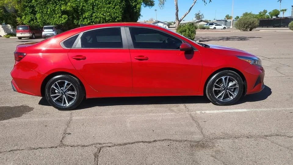 2023 Kia Forte - Image 10 of 19