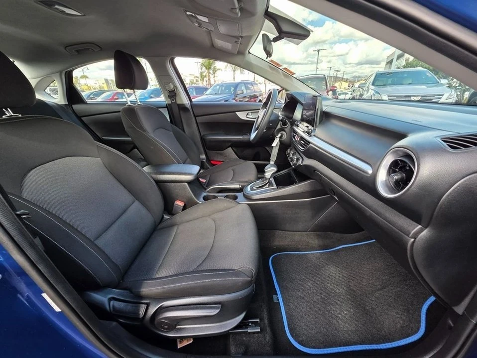 2023 Kia Forte - Image 9 of 20
