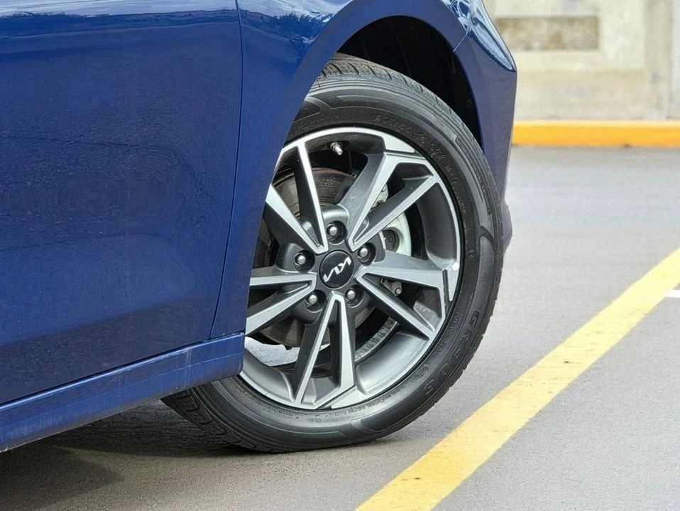 2023 Kia Forte - Image 7 of 20