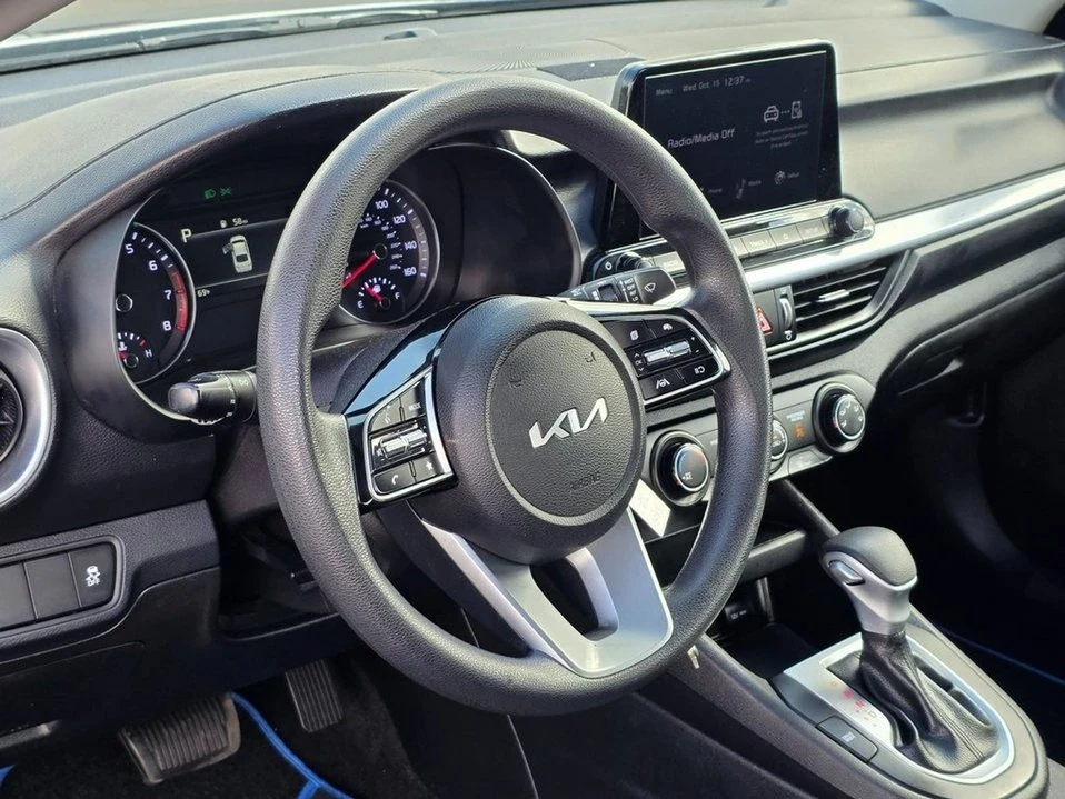 2023 Kia Forte - Image 10 of 20