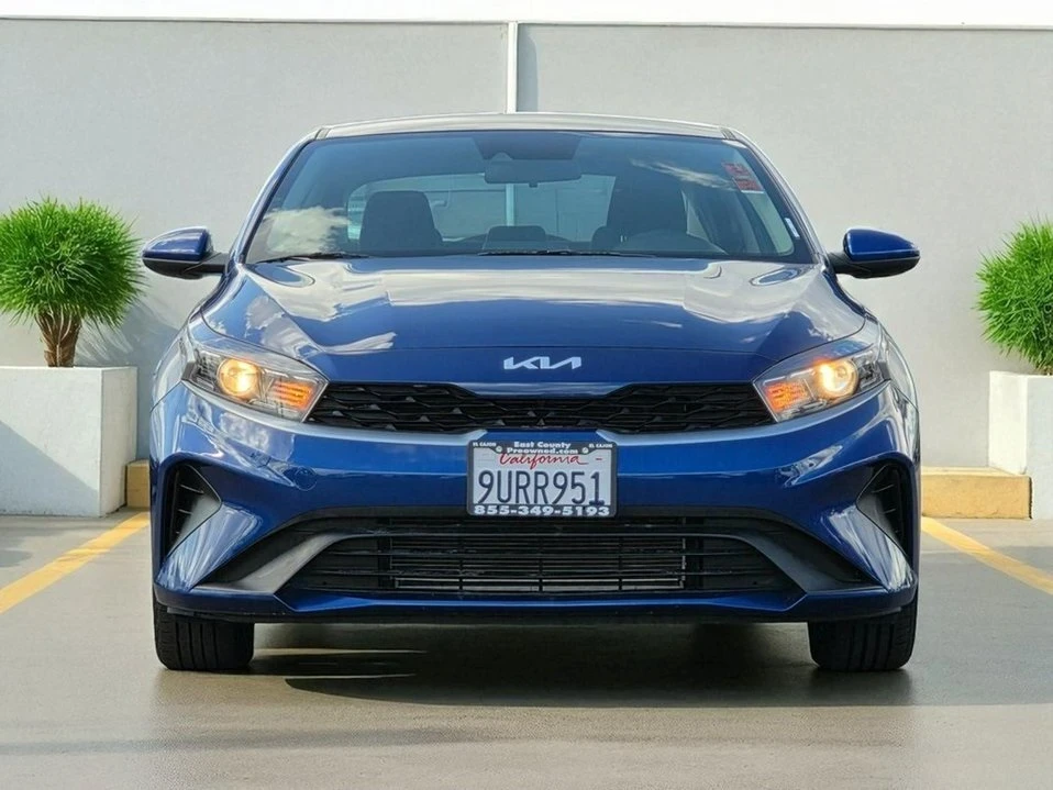 2023 Kia Forte - Image 2 of 20