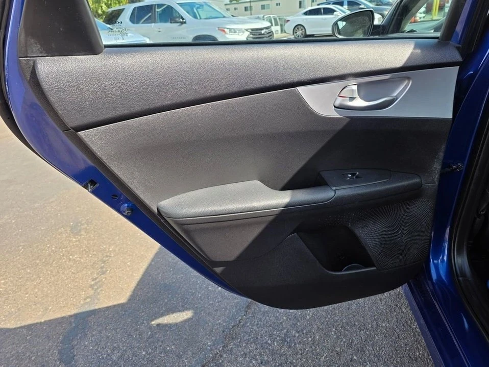 2023 Kia Forte - Image 16 of 20