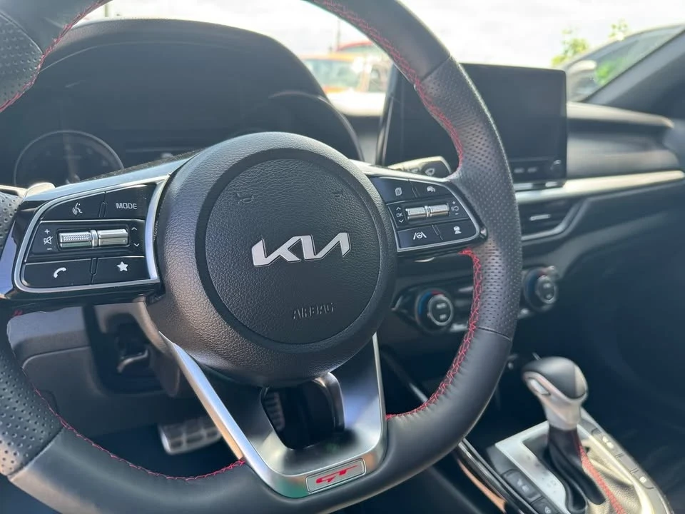 2023 Kia Forte - Image 12 of 20