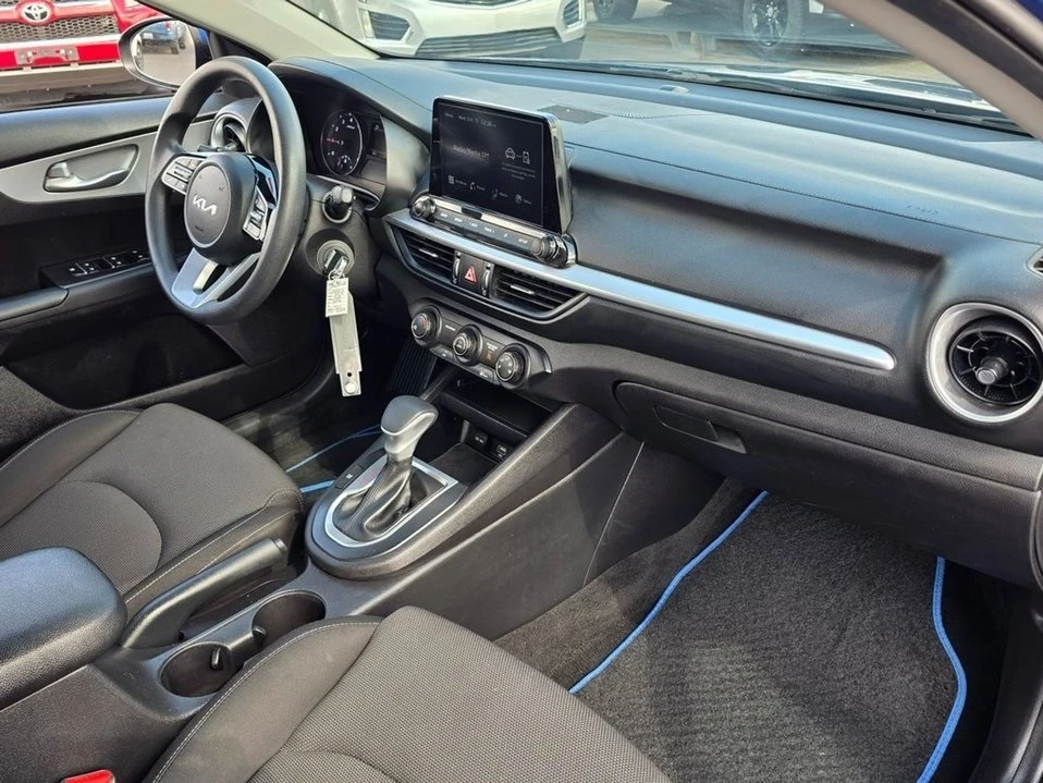2023 Kia Forte - Image 8 of 20
