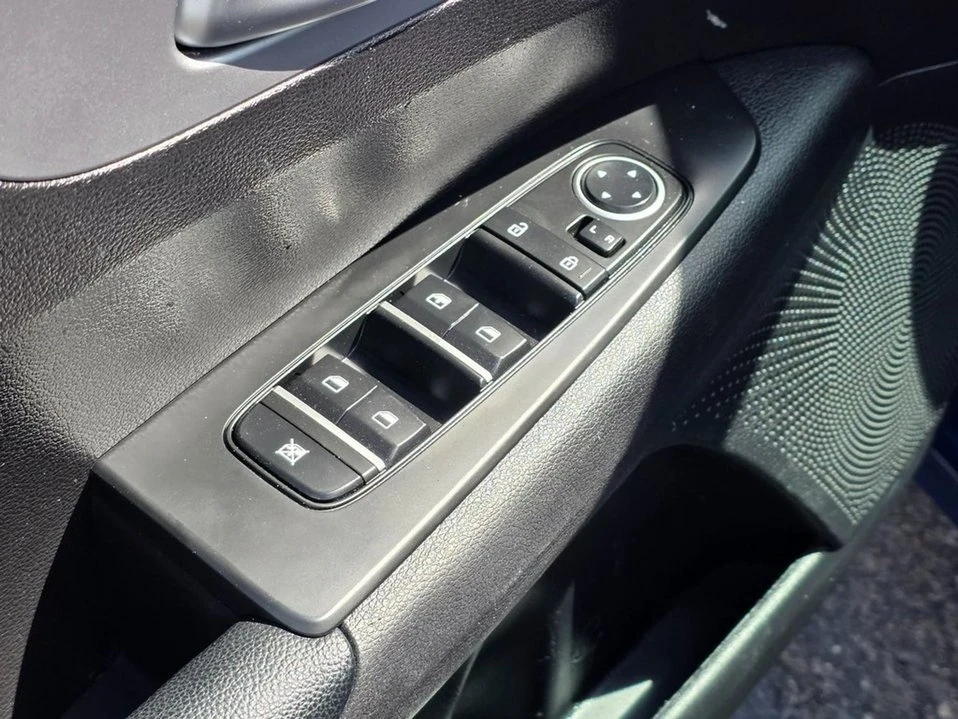 2023 Kia Forte - Image 18 of 20