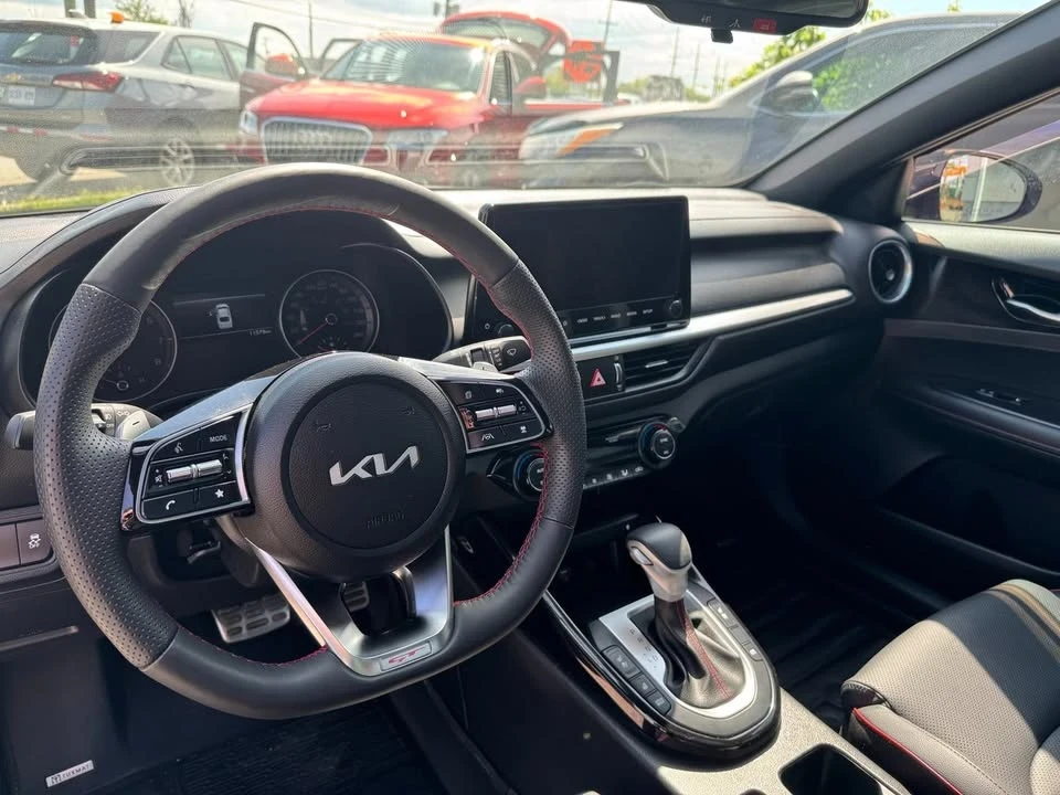 2023 Kia Forte - Image 11 of 20
