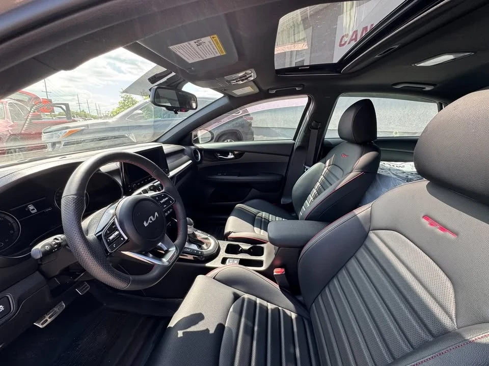 2023 Kia Forte - Image 8 of 20