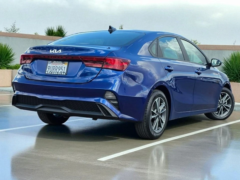 2023 Kia Forte - Image 6 of 20