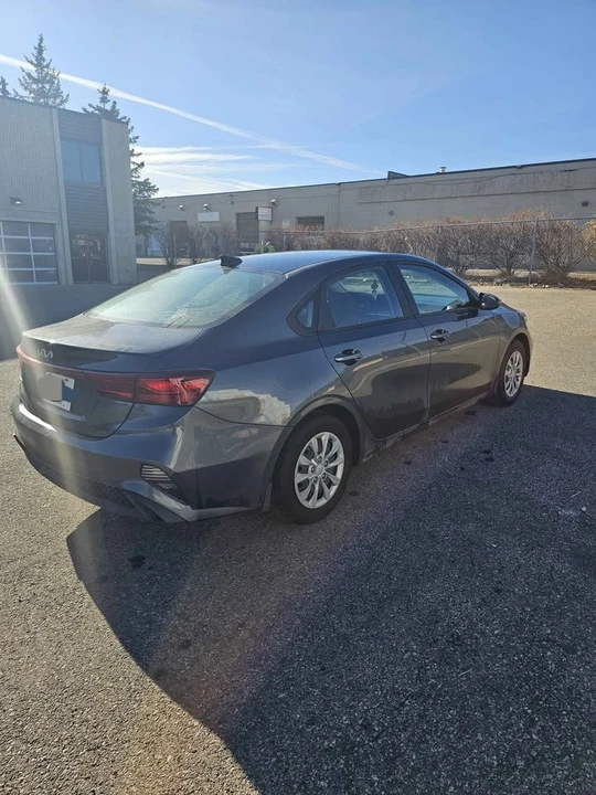 2023 Kia Forte - Image 4 of 7