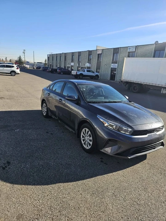 2023 Kia Forte - Image 5 of 7