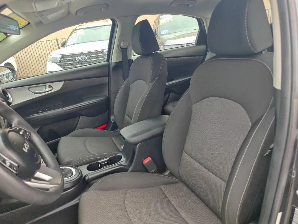 2023 Kia Forte - Image 7 of 15