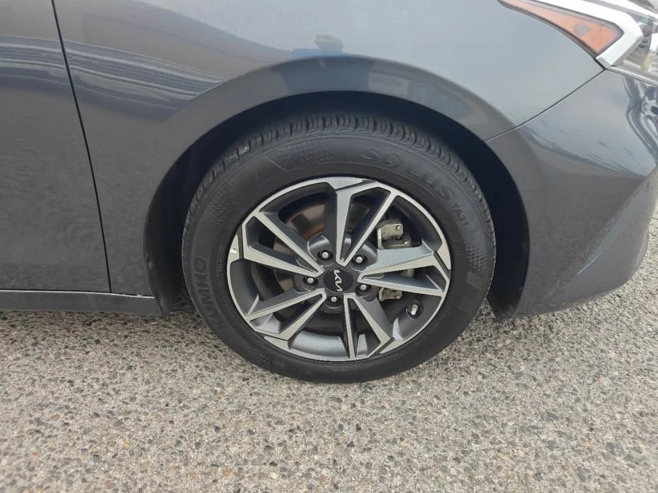 2023 Kia Forte - Image 8 of 15