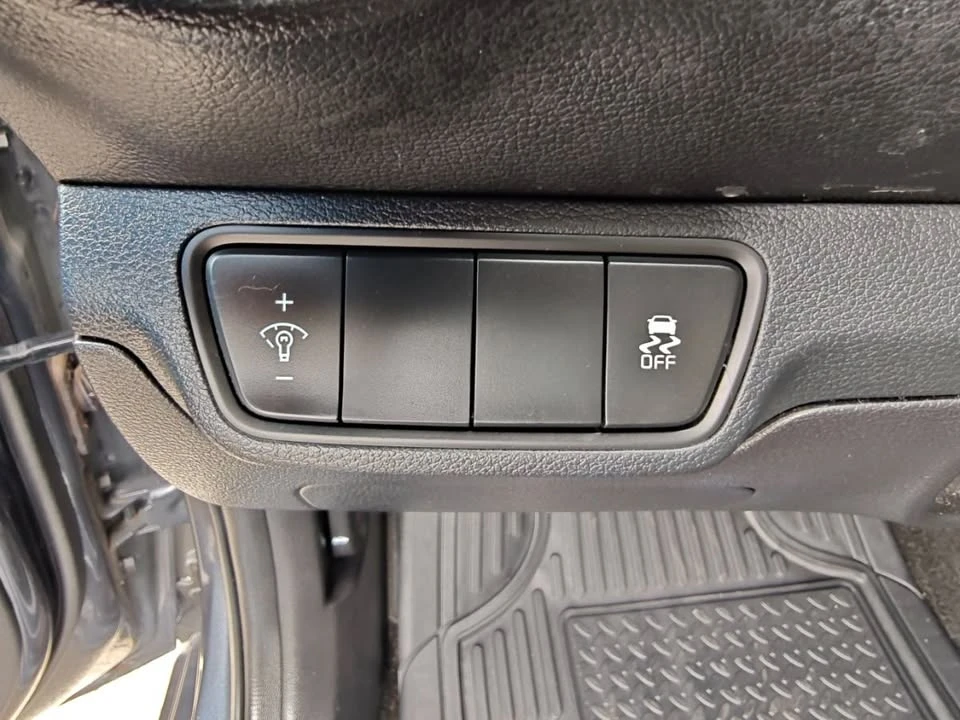 2023 Kia Forte - Image 6 of 15