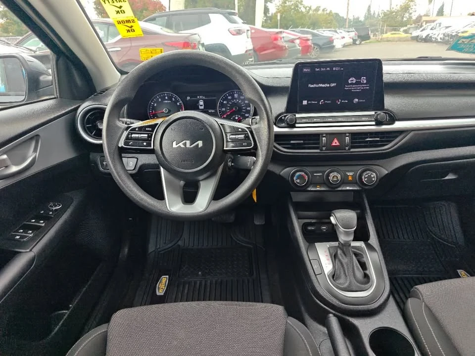 2023 Kia Forte - Image 4 of 15