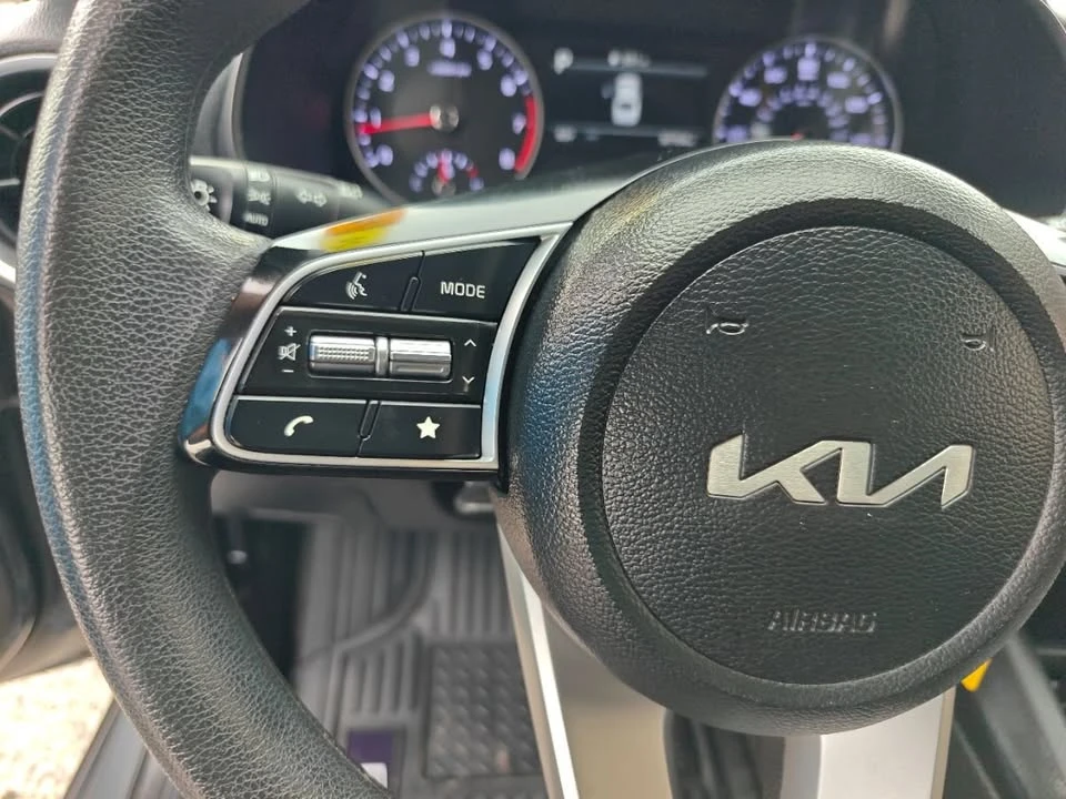 2023 Kia Forte - Image 12 of 15