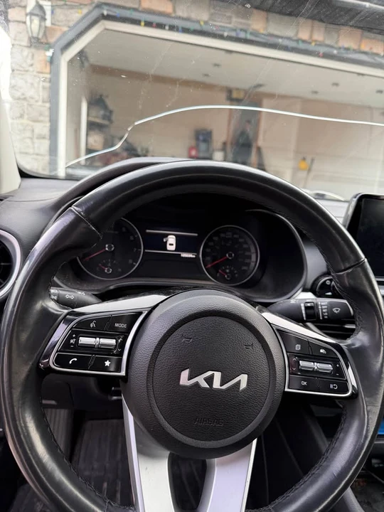 2023 Kia Forte - Image 4 of 8