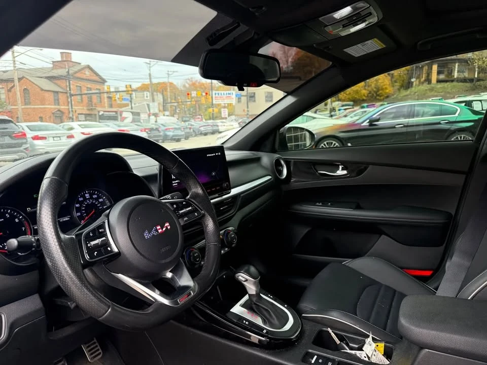 2023 Kia Forte - Image 9 of 18