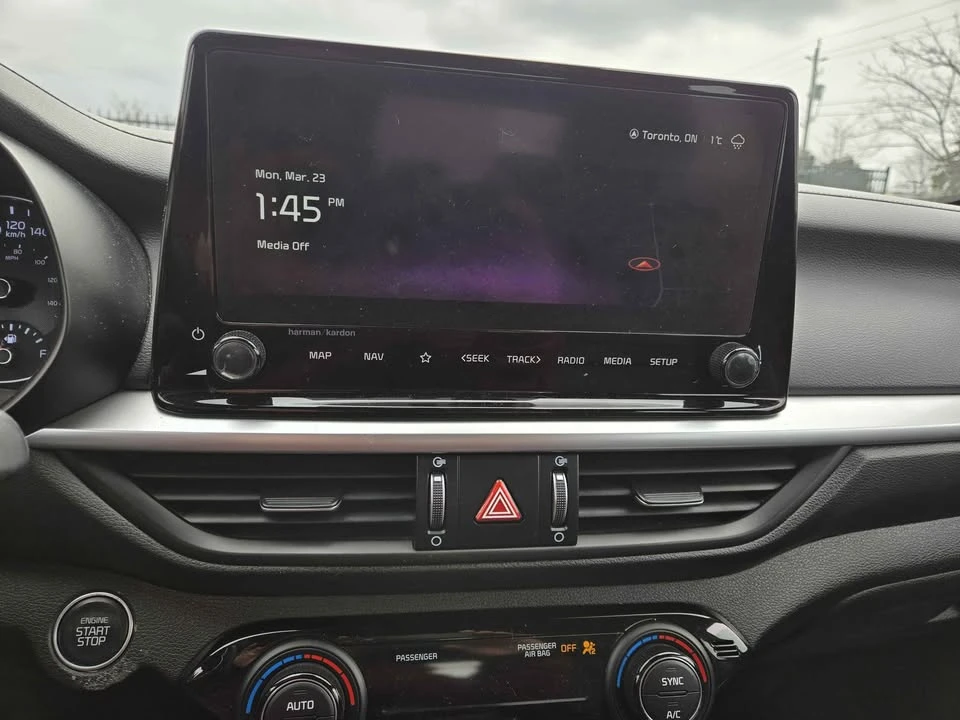2023 Kia Forte - Image 3 of 12