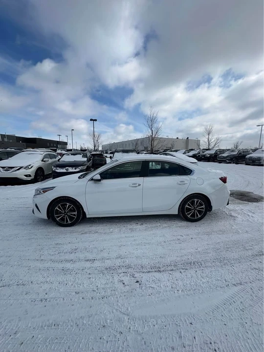 2023 Kia Forte - Image 3 of 5