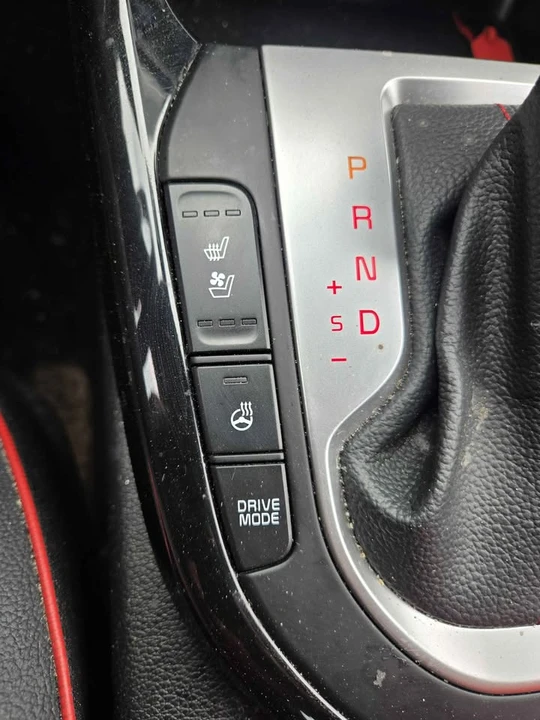 2023 Kia Forte - Image 5 of 12