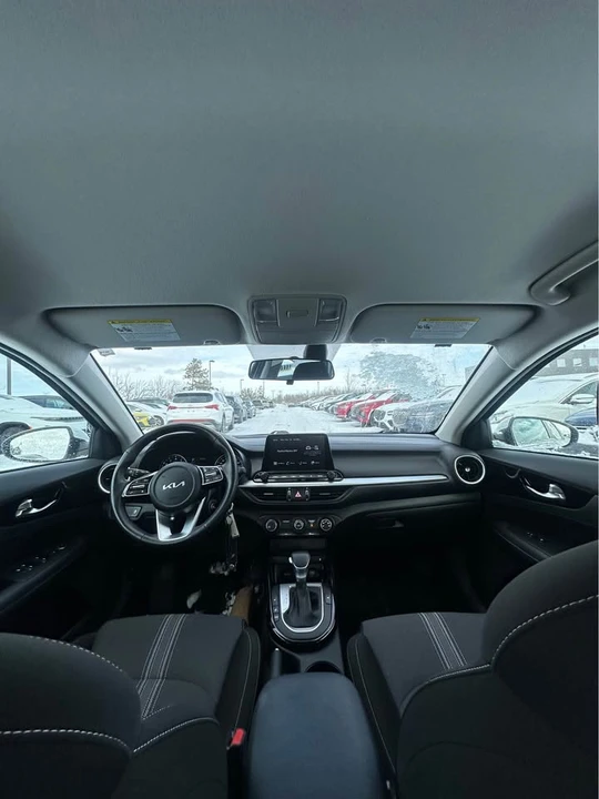 2023 Kia Forte - Image 4 of 5